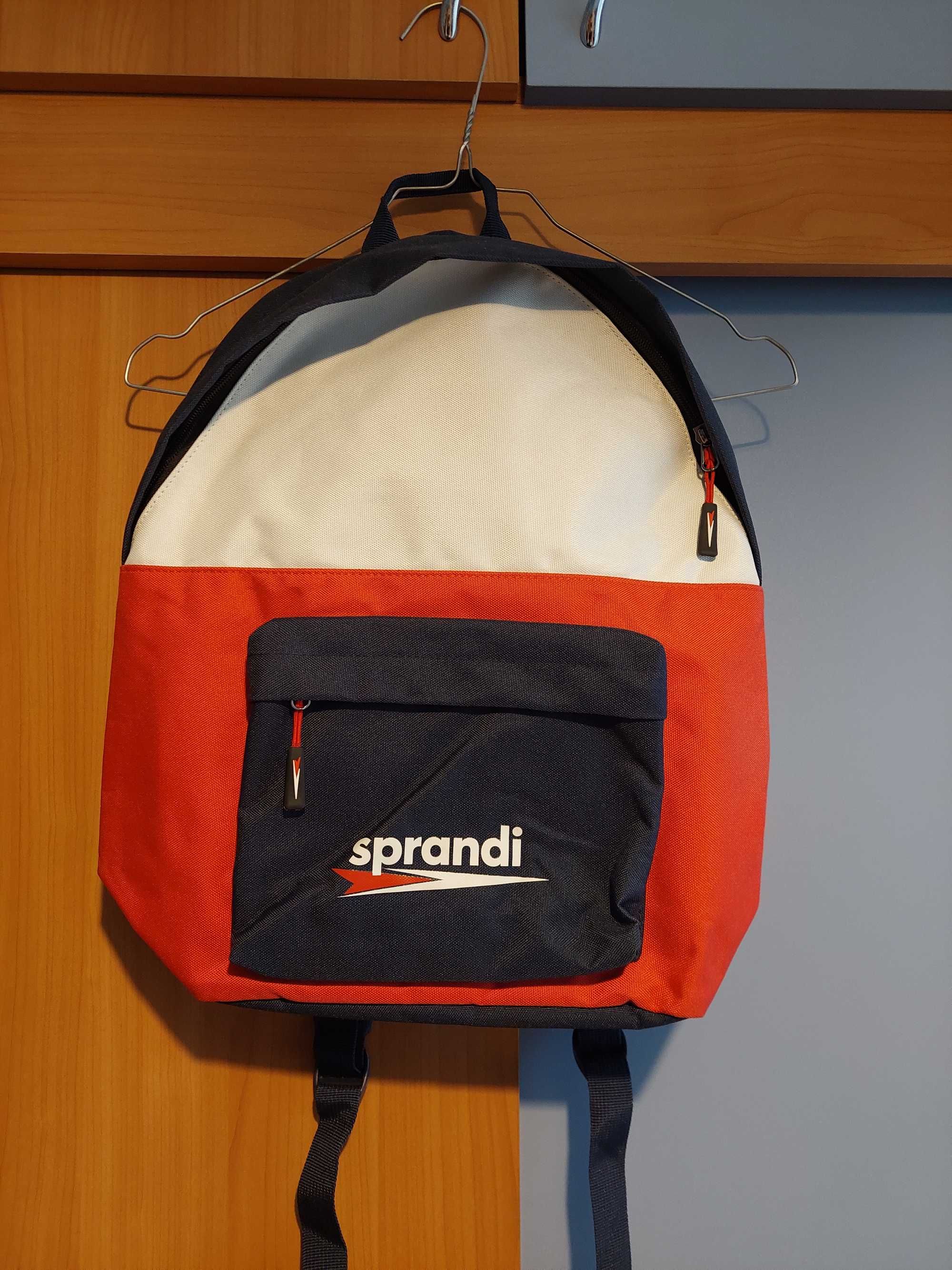 Чисто нова раница Sprandi