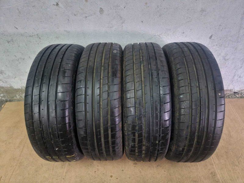 4 Goodyear R17 235/65/ 
летни гуми 
DOT3221