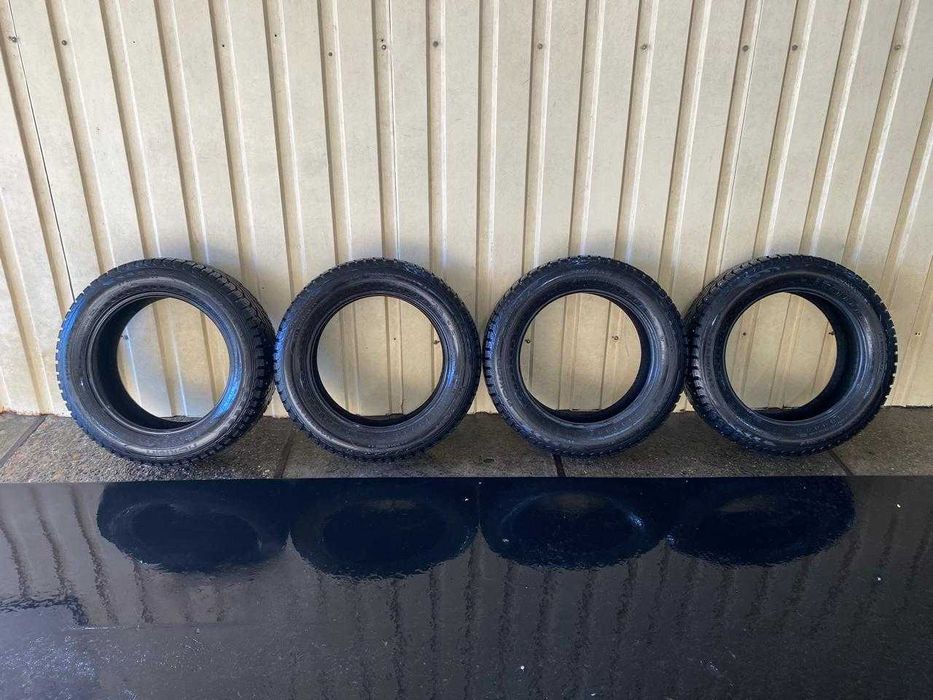 Продам зимние шипованные шины