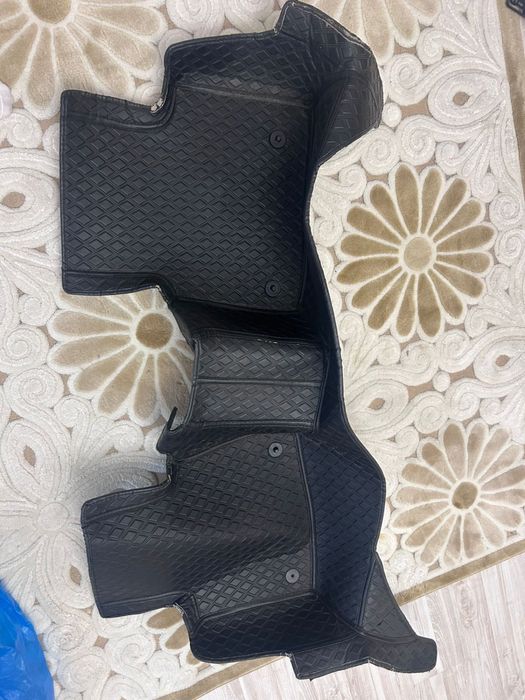 Продам б/у 5D полики для Toyota Camry 70