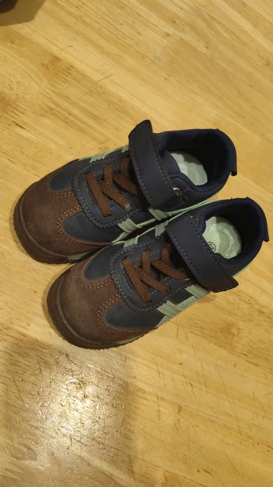 Кроссовки на мальчишку