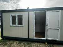 Vand containere pe structura metalica - panouri sandwich