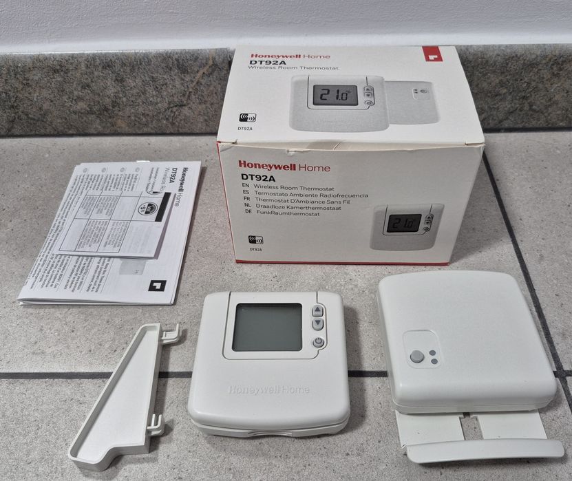 Termostat nou fara fir Honeywell DT92A