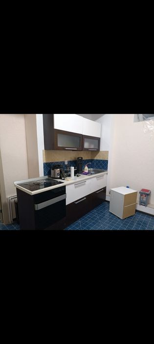 Продам кухонный гарнитур с духовым шкафом