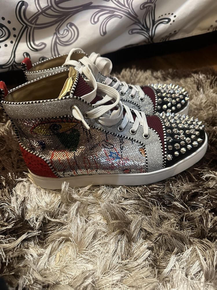 Versace chain reaction