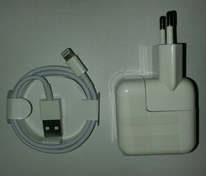 Incarcator original Apple A1401 12W 2.4A iPhone 5 6 7 8 X SE iPad iPod