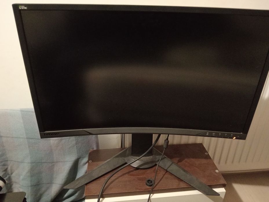 vand monitor lenovo,27" 144Hz