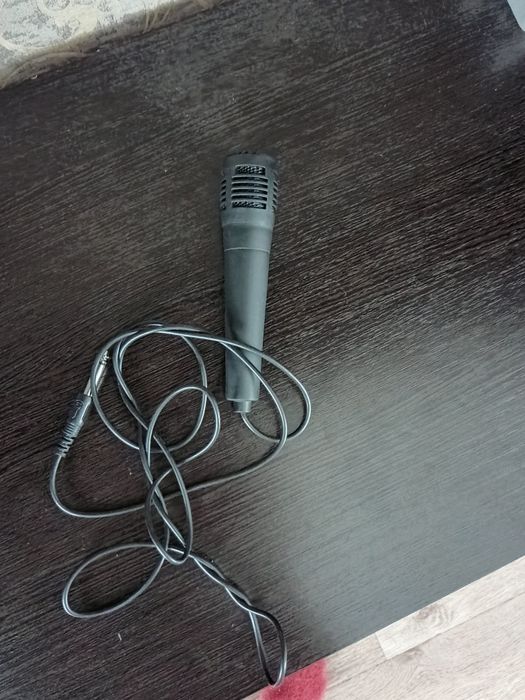 Продам проводной микрофон