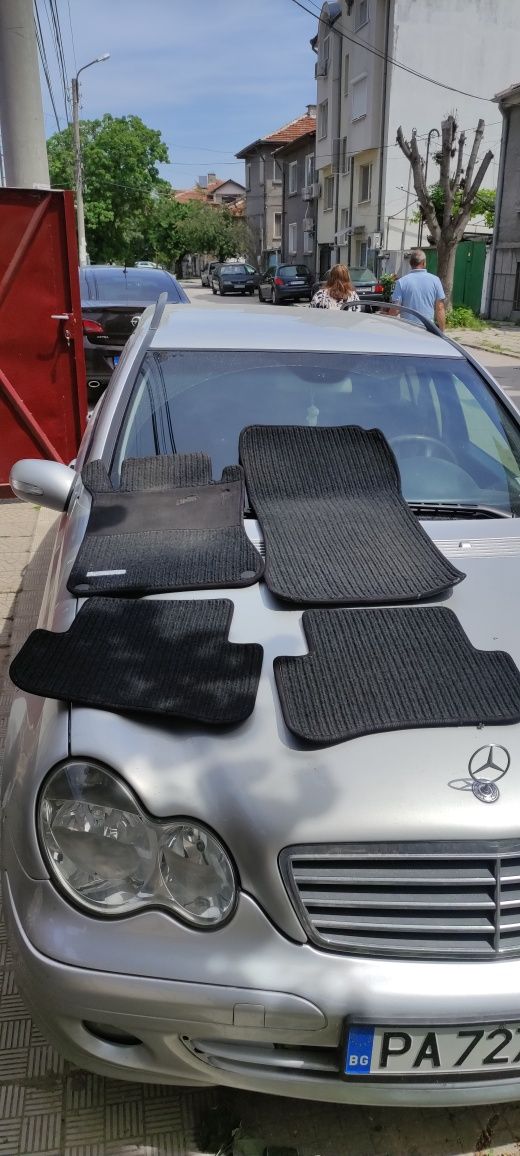 Оригинални мокетни стелки за Mercedes Benz C class -W 203