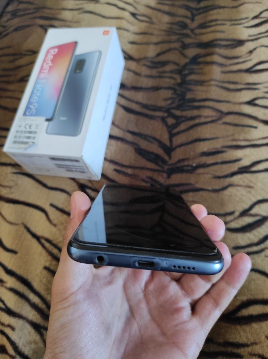 Продам Xiaomi Redmi Note 9 S, 4/64
