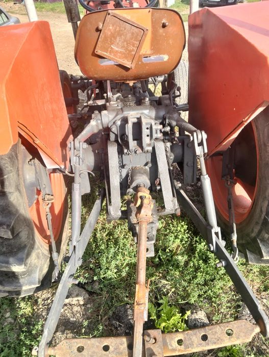 Vând tractor fiat 411r