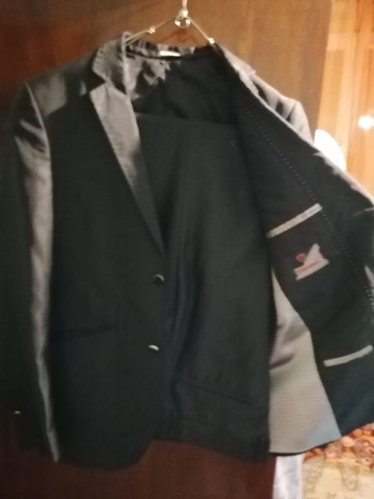 Vând Costume Barbatesti