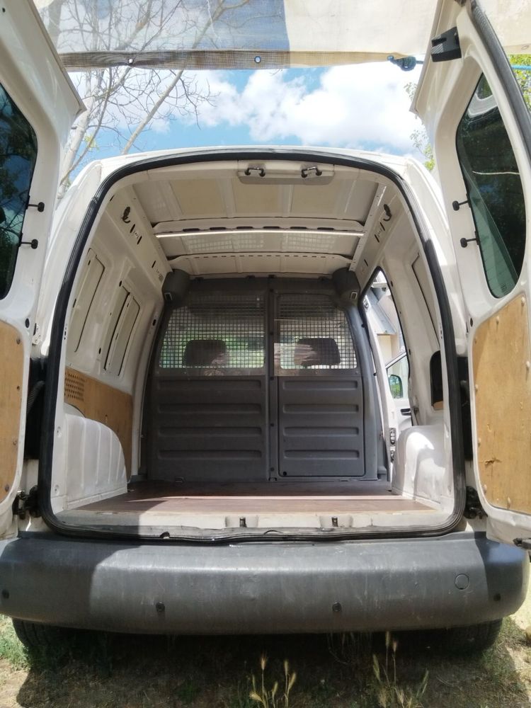 Продавам VW CADDY 1.9 TDI