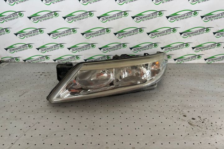 Far dreapta Renault Laguna a 2-a generatie