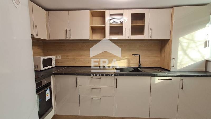 Дава се под наем Тристаен апартамент в Аксаково - 85 кв.м за 455 € - Снимка #4