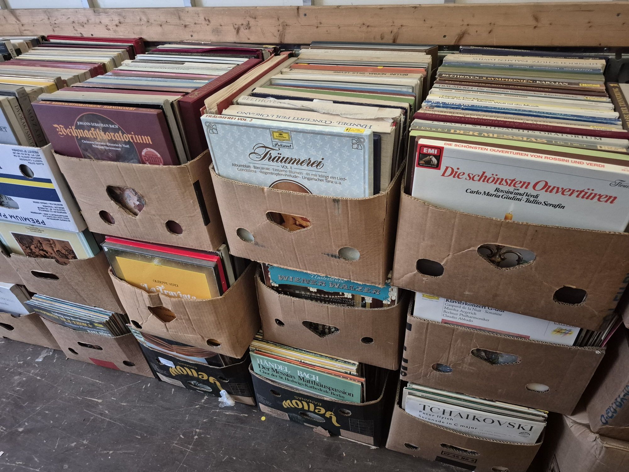 Vând lot 12500lp Discuri Vinil cu muzica clasica mixta pentru pick Up