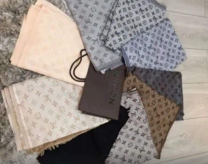 Esarfa cu 2 fețe +portofel, super model, saculet, etichetă