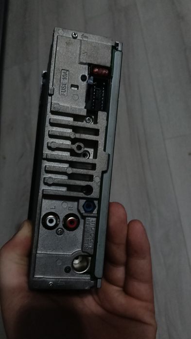 Vând casetofon auto Sony + un set de două boxe jvc