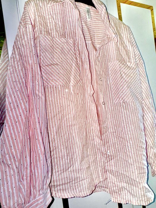 Cămașa Roz Pudră cu Umplutură de Pietre