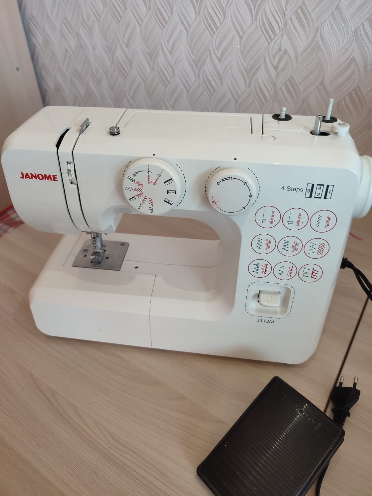продам швейную машинку