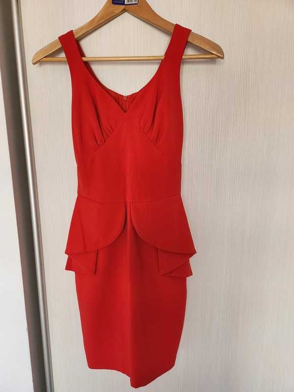 Rochie bodycon rosie cu peplum XS
