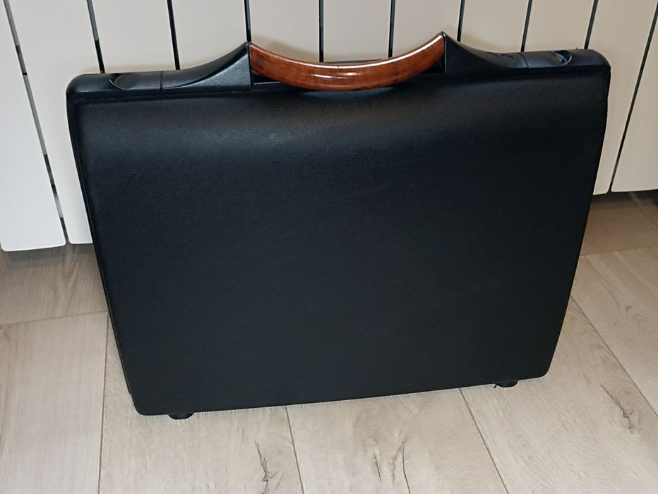 Servieta diplomat Carlton