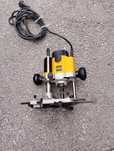 Оберфреза DeWalt DW621