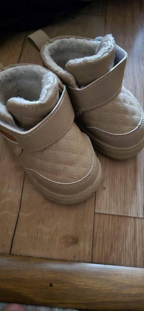 Продаю детскую одежду, комбинезон и обувь в хорошем состоянии