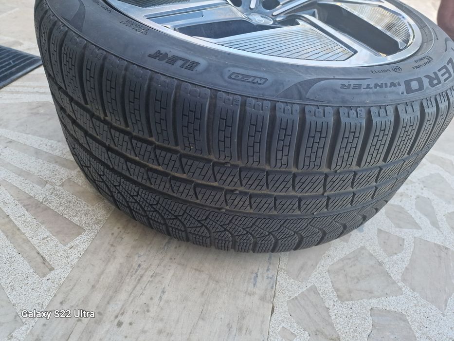 285 40 20 Pirelli 245 45 20 Sport packet