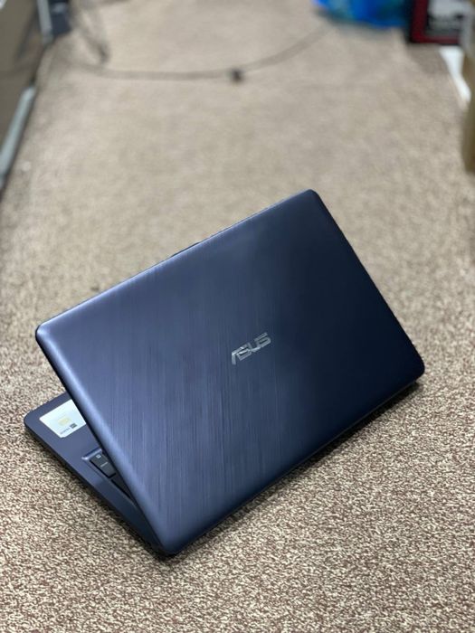 Asus Vivobook Core i3