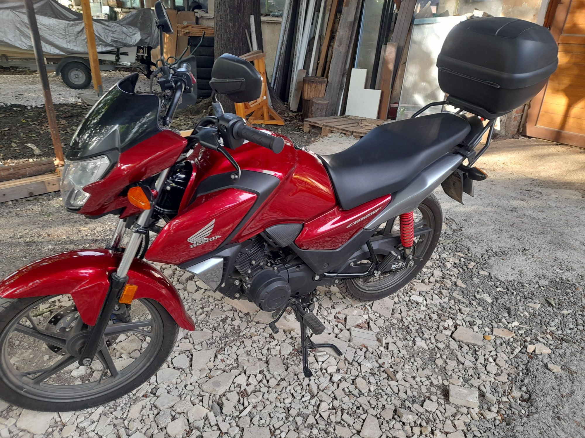 Хонда турър CB125F