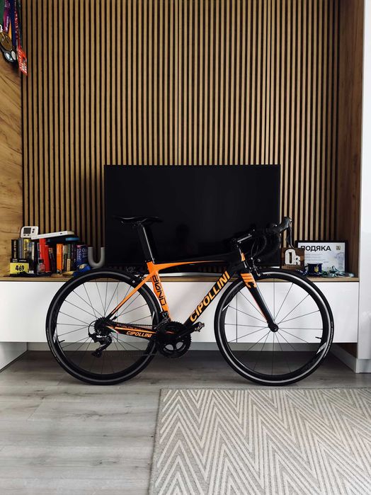 Bicicleta de sosea carbon Cipollini Bond (S)