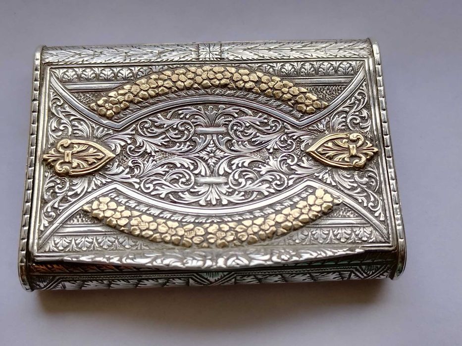 Argint masiv cu insertii aur 22k