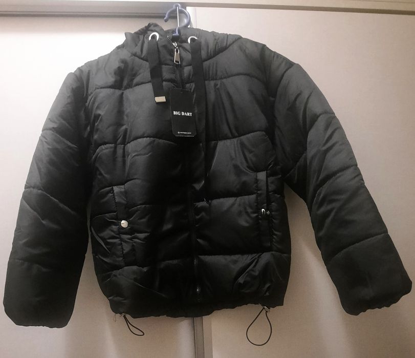 Ново дамско яке р-р 40/Л