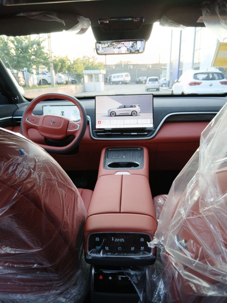 Dongfeng 008 ultra  gibrid va elektr pazitsyalari bor Nalichi