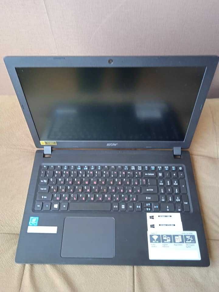 Acer Aspire 3 A315-31 Четириядрен FHD SSD+1TB HDD отлична батерия