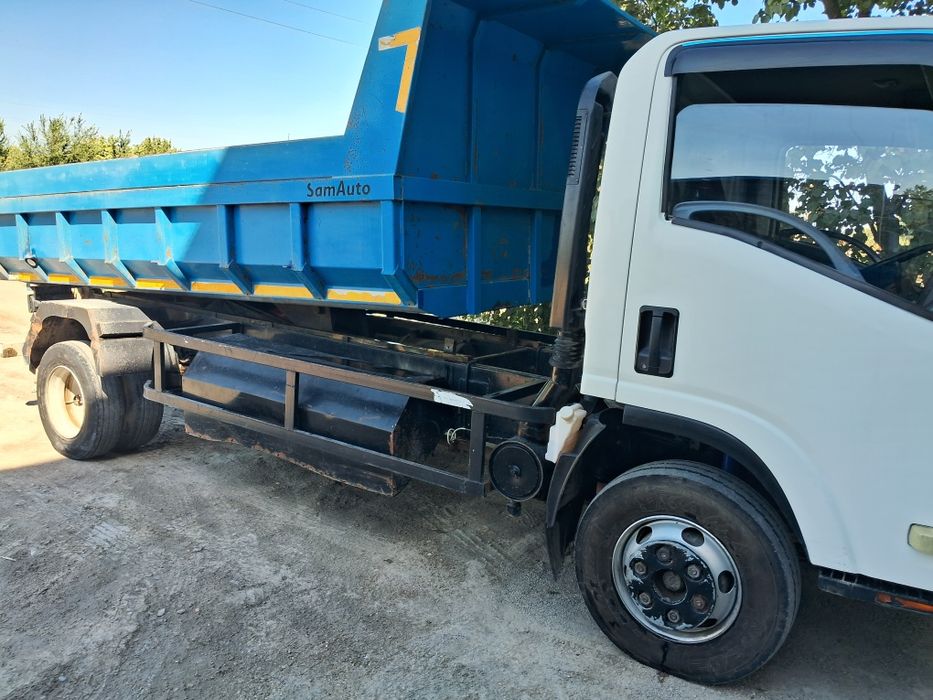 Исузу  самосвал  2