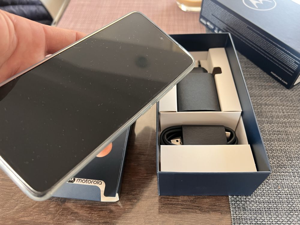 Чисто нов телефон Motorola G72
