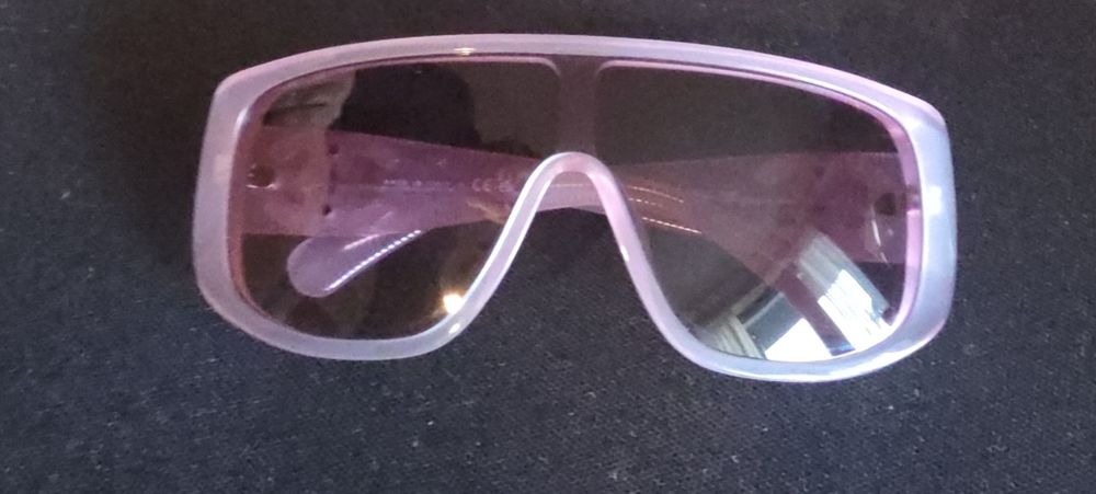 Слънчени очила CHANEL