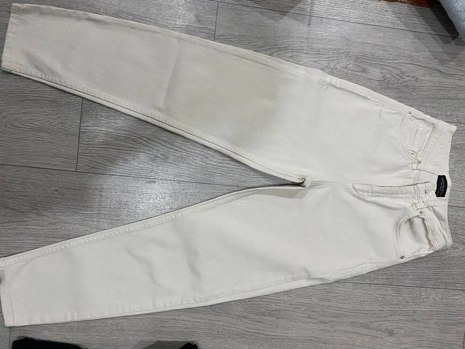 Женская джинсы  в отличном состоянии