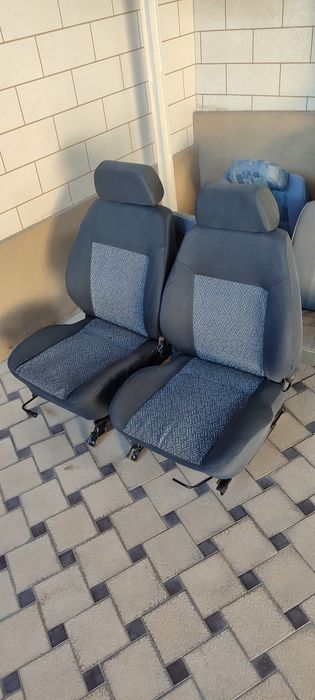 Ремонт сиденя.  Установка сиденя. Настил нелонум. Пошив. Реставрация.