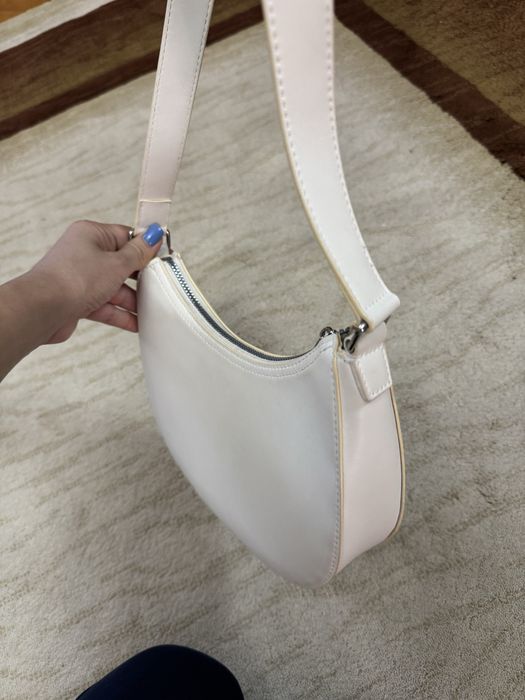 Белая сумка H&M иии