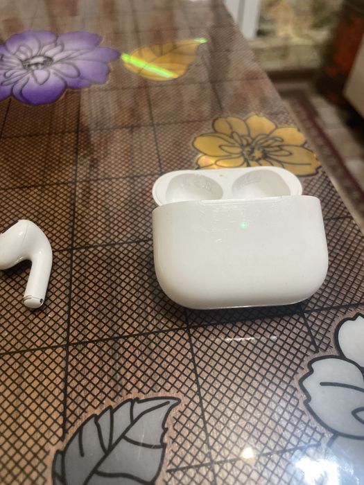 Наушники.             Airpods3