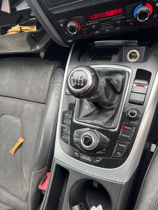 dezmembrez Audi A4 B8 2.0 TDI cod CAHA cutie 6 trepte cod LLQ culoare