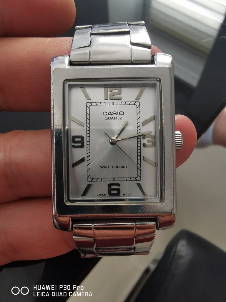 Vând ceas Casio damă