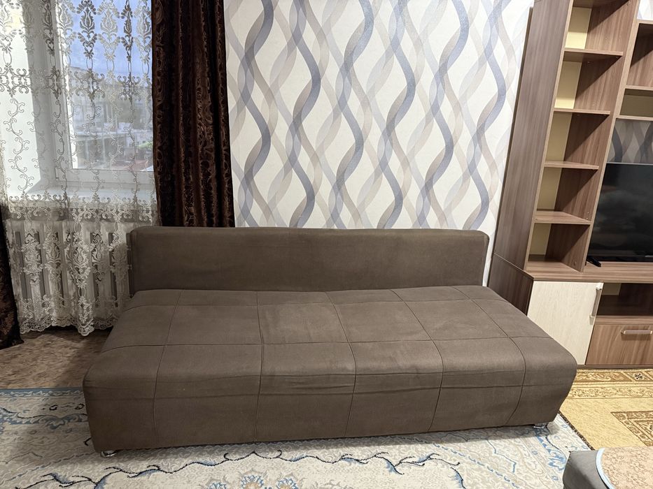 Проодам диван, имеются подлокотники