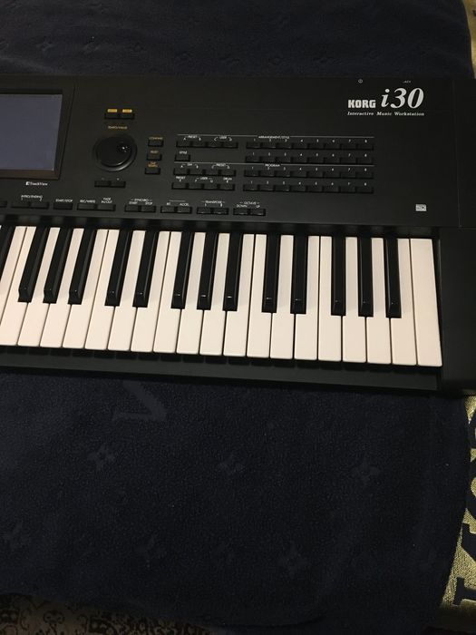 Професионален синтезатор Корг i30