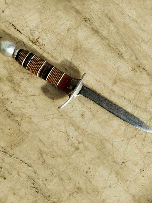 Стар ловджийски нож..