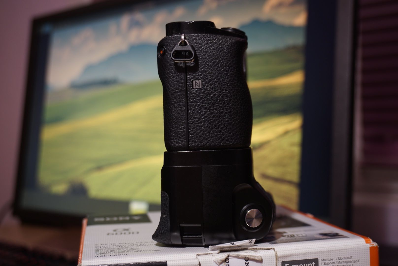 Вертикален Батериен Грип Meike MK-A6300