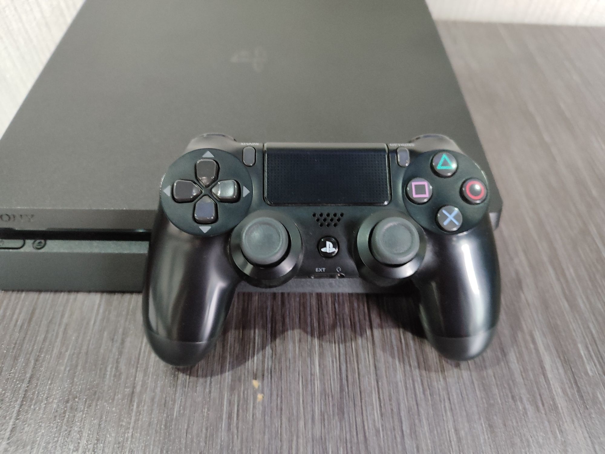 Play station 4 slim 1 tb